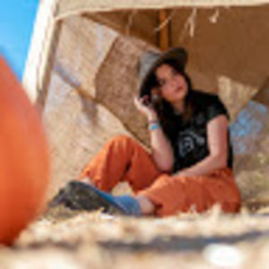 Meet your Posher, Claire